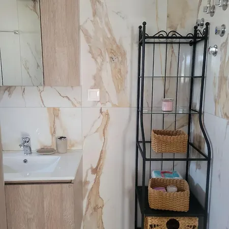 Celene Apartment *